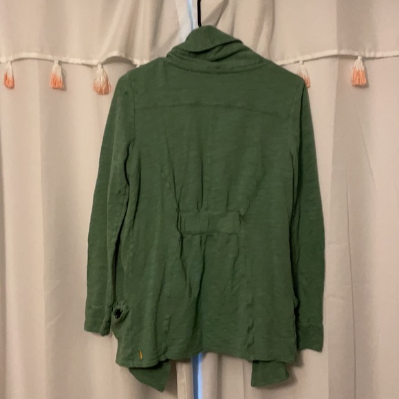 Lucy Cardigan - Picture 2 of 4